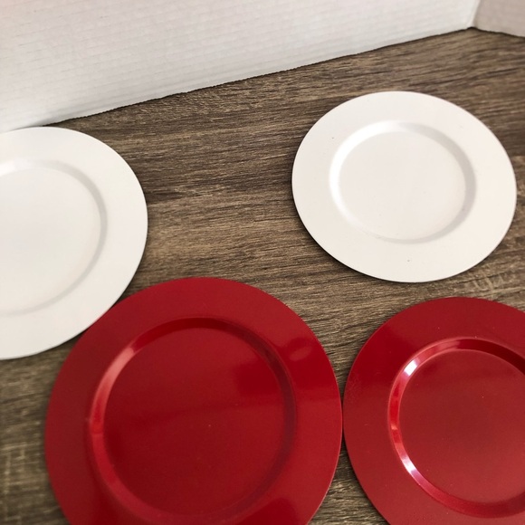 Department 56 Red and White Mini Plates - Picture 4 of 10